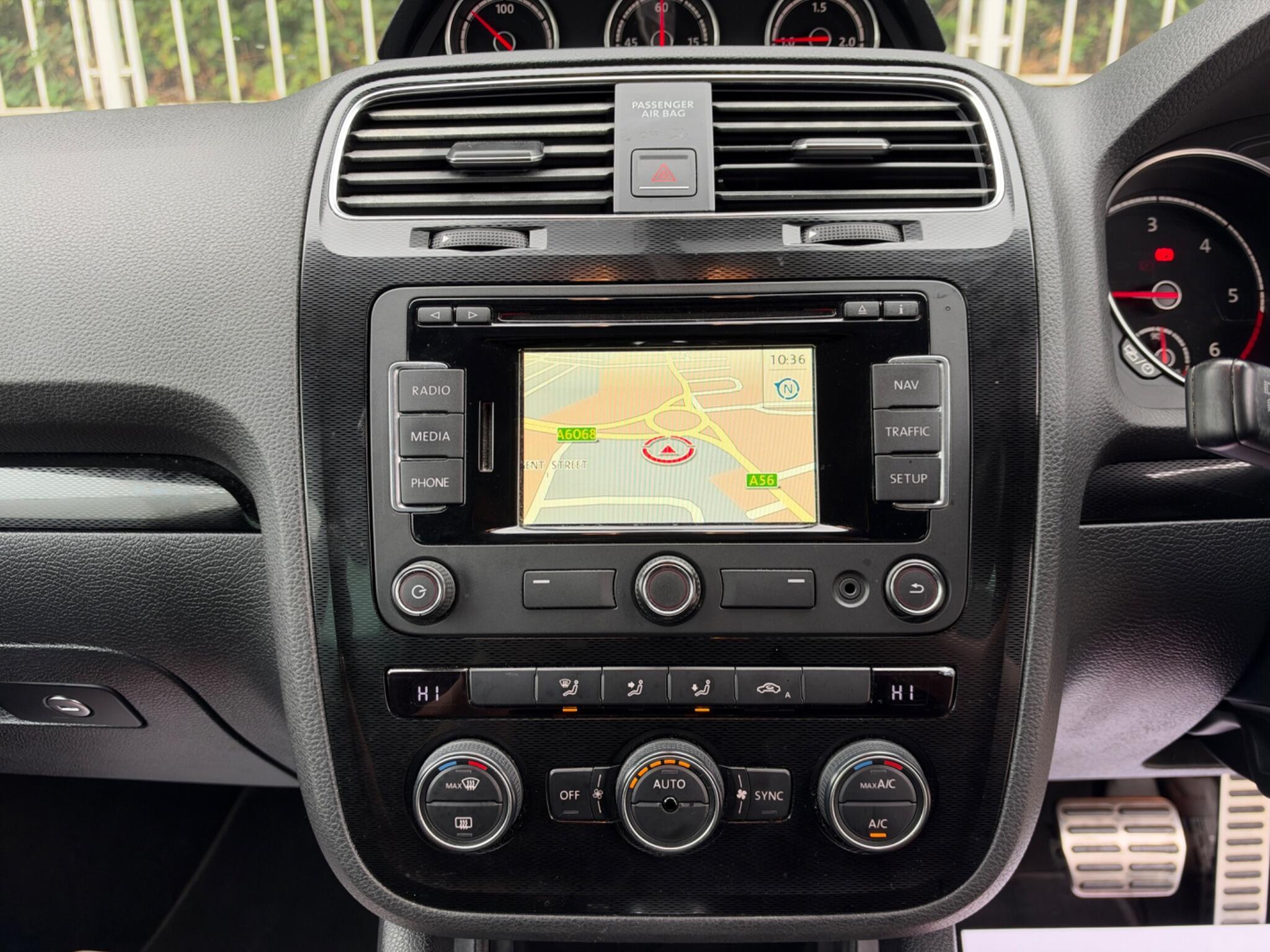 Volkswagen Scirocco - Image 18