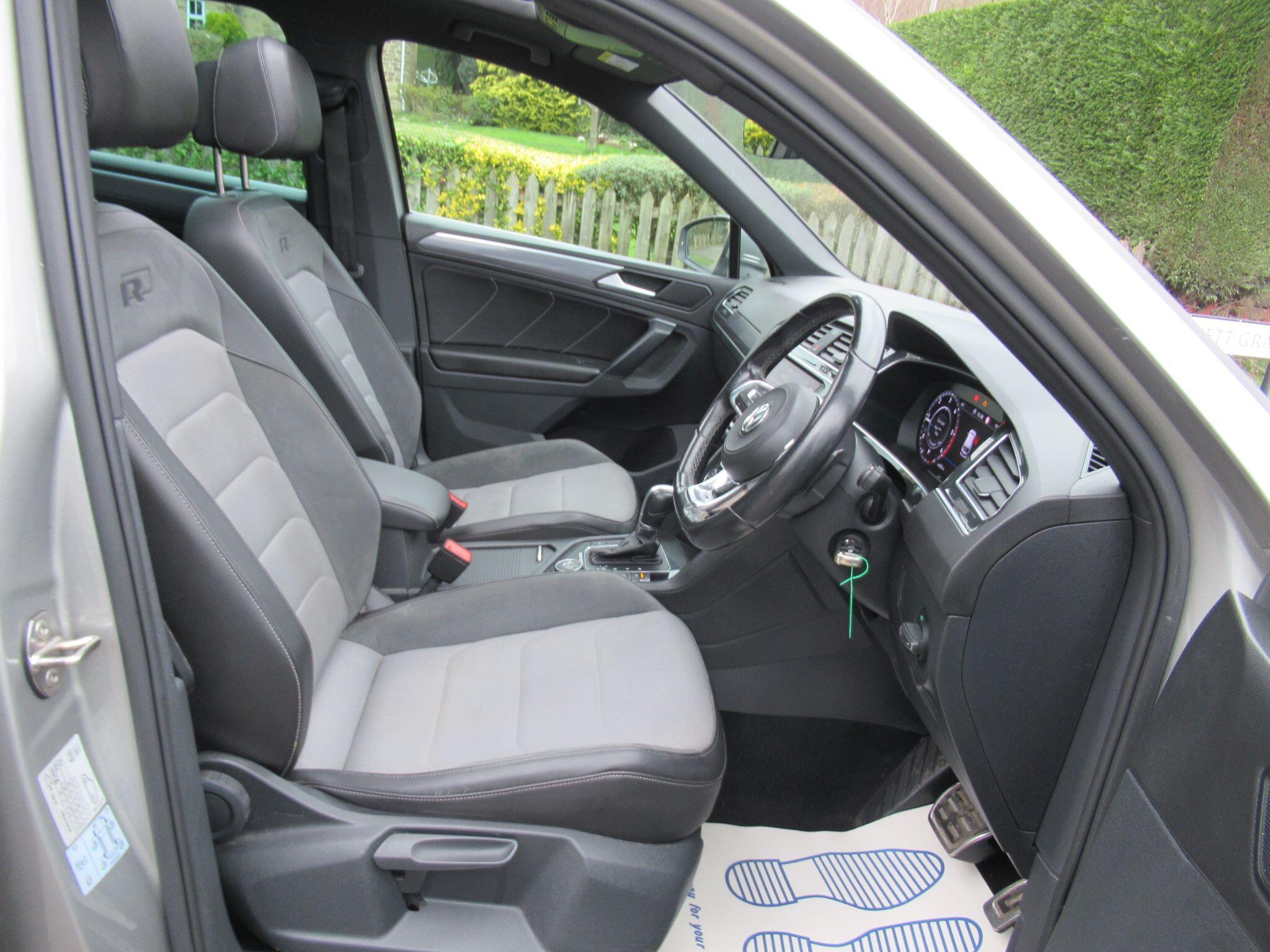 Volkswagen Tiguan - Image 23