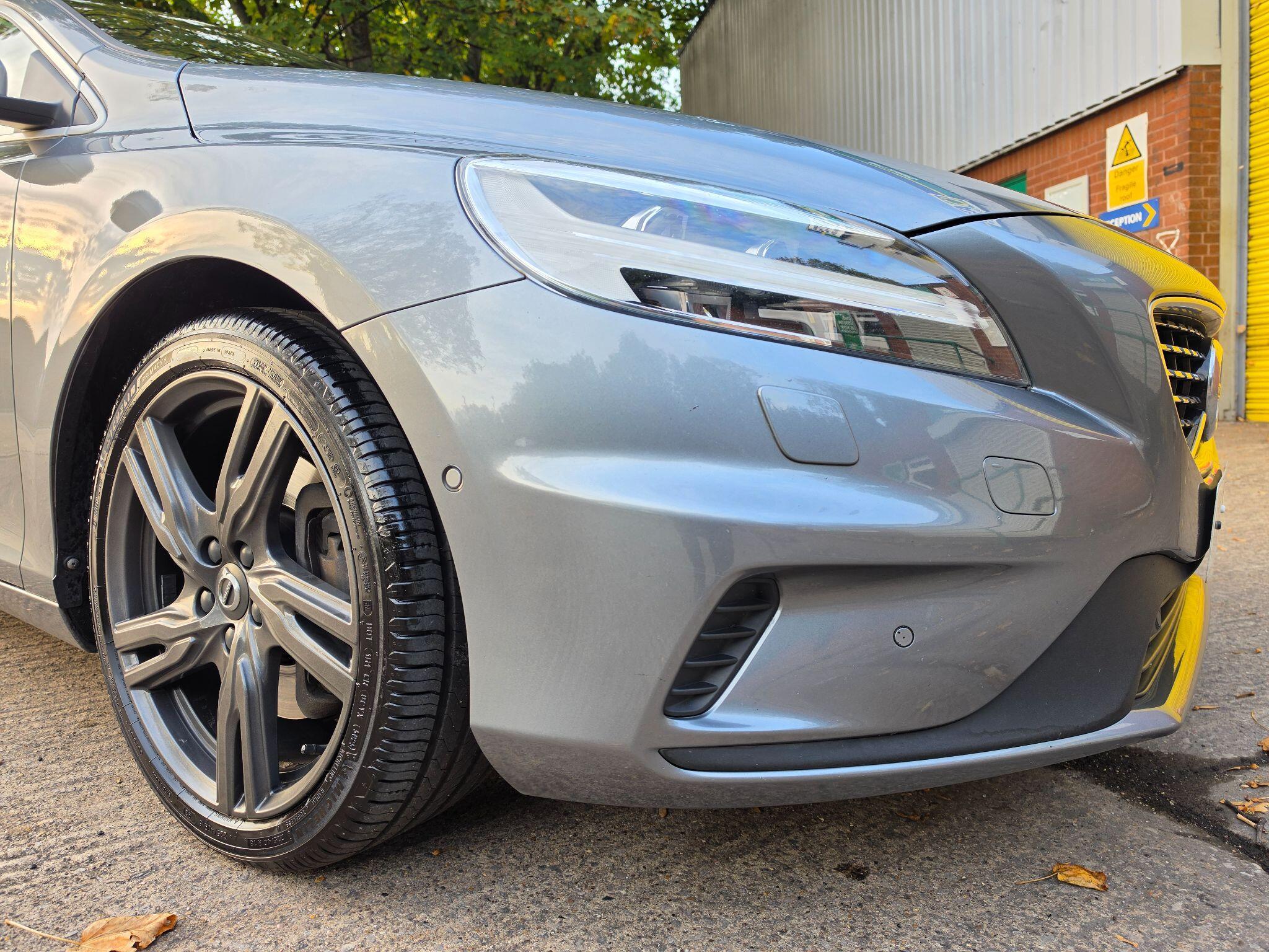 Volvo V40 - Image 13