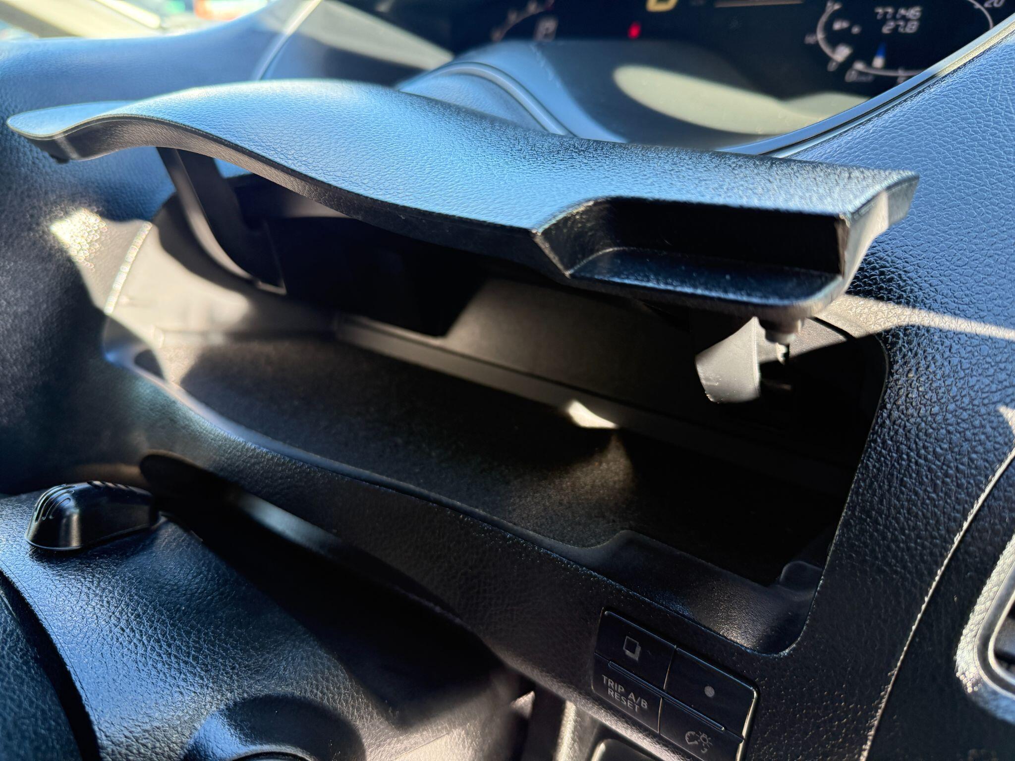 Nissan Serena - Image 59