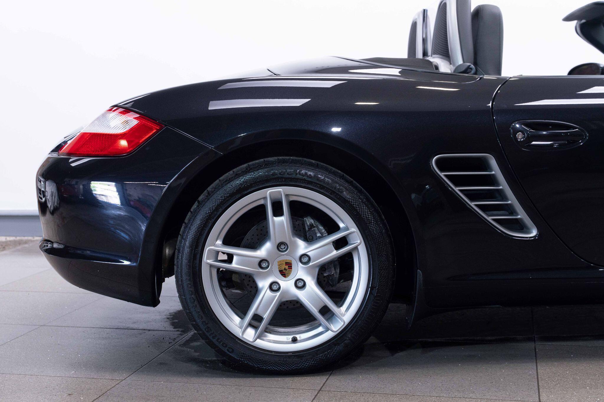 Porsche Boxster - Image 18