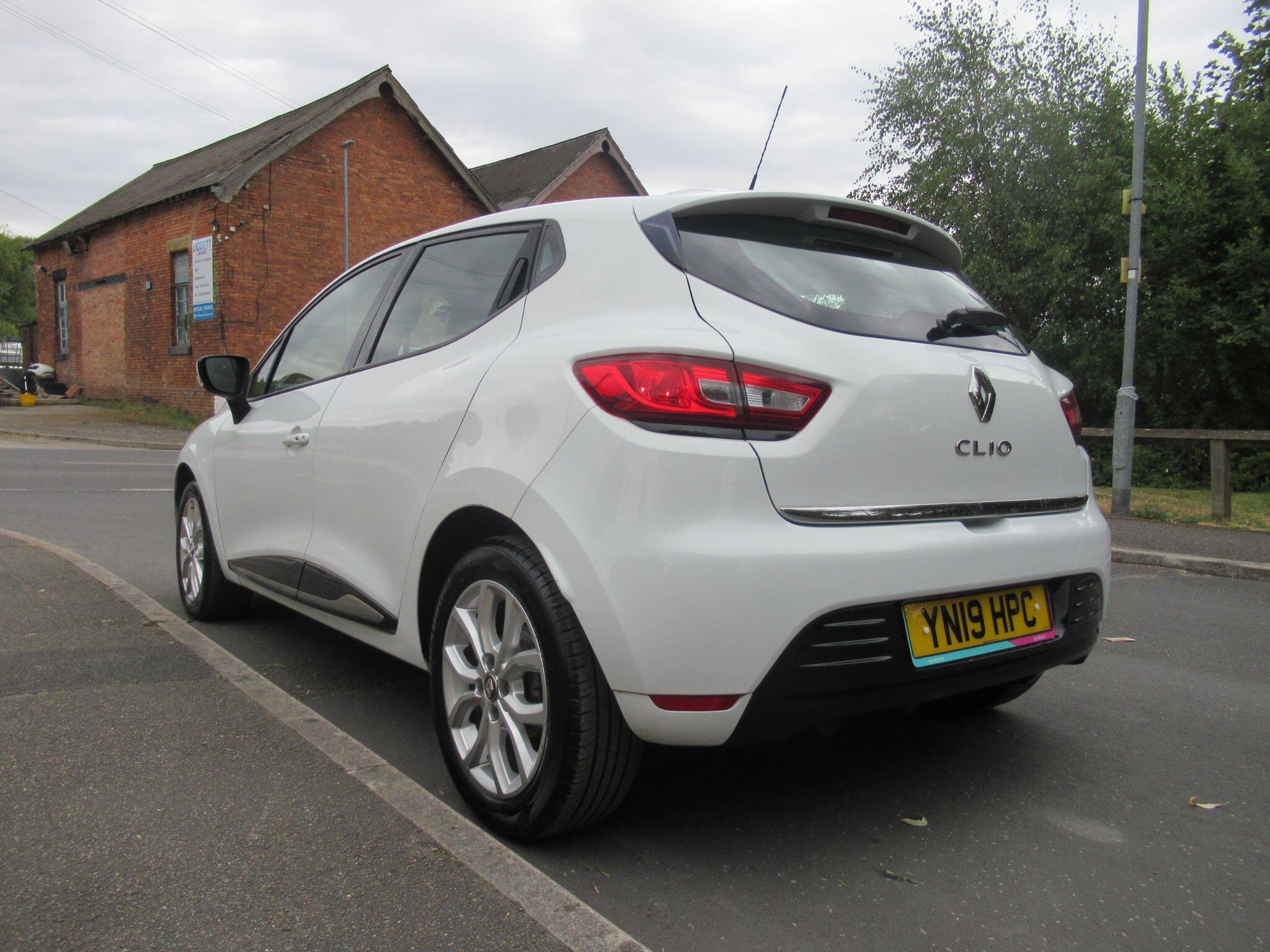 Renault Clio - Image 5