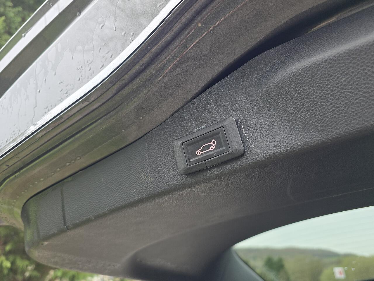 Ford Galaxy - Image 22