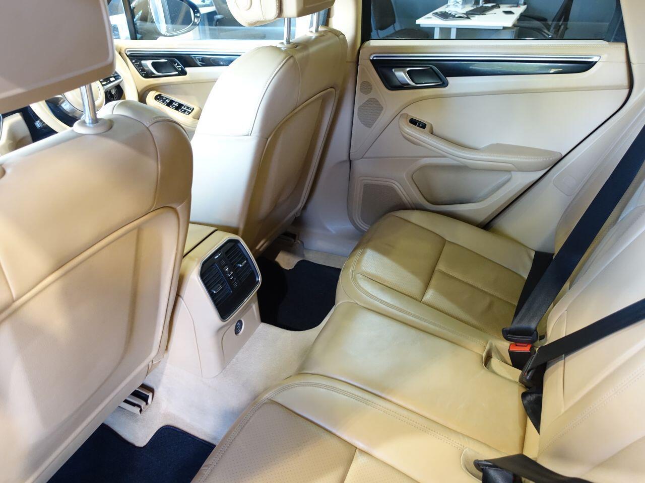 Porsche Macan - Image 17