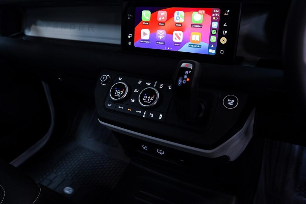 Land Rover Defender 90 - Image 17