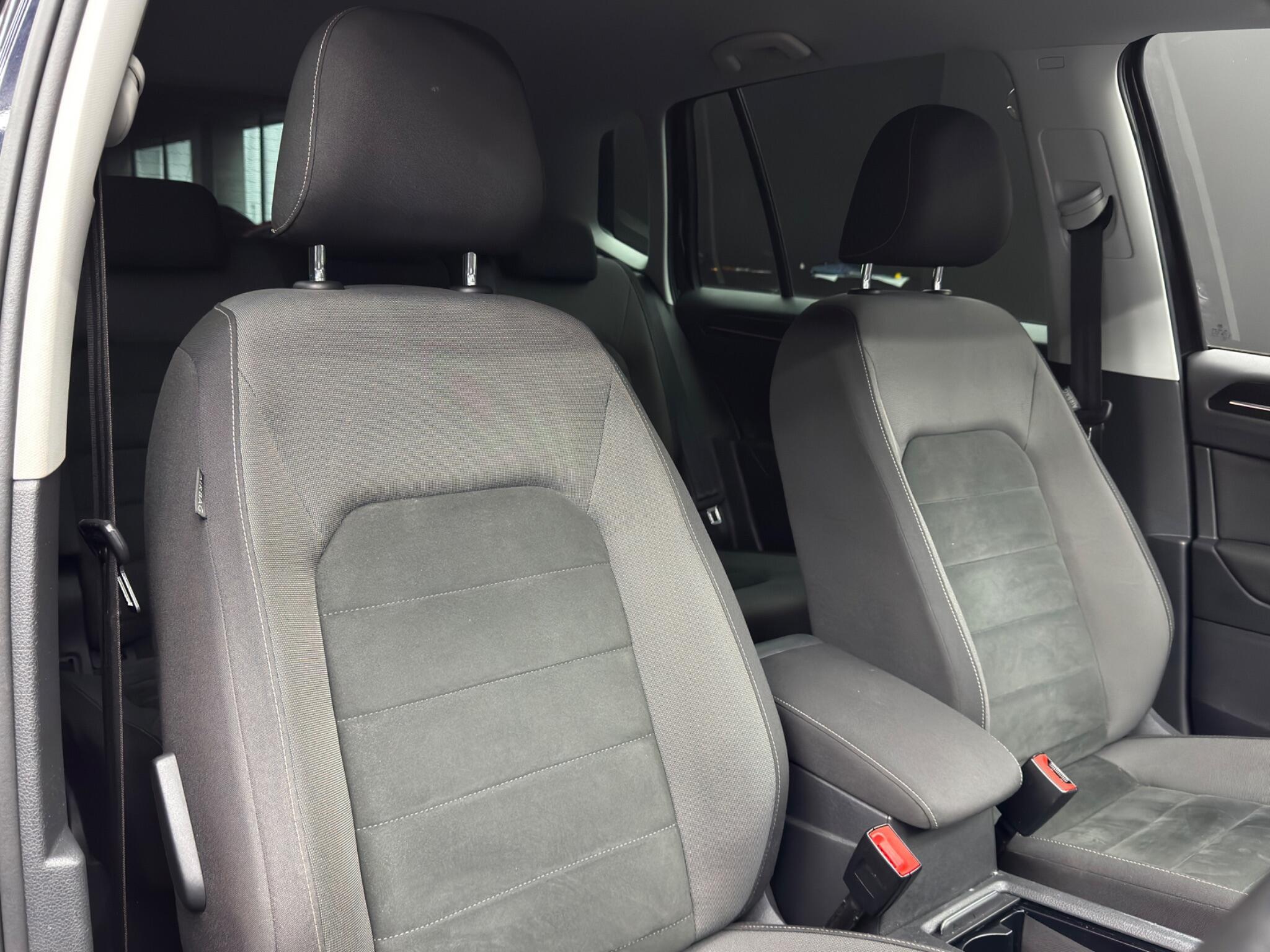 Volkswagen GOLF SV - Image 12