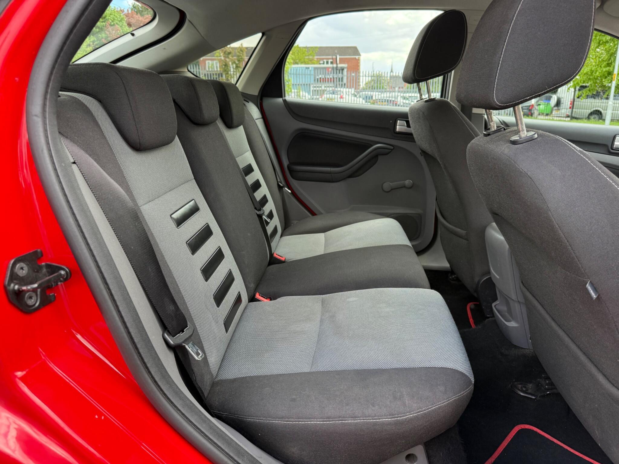 Ford Focus - Image 15