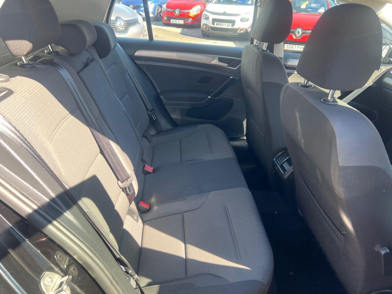 Volkswagen Golf - Image 32