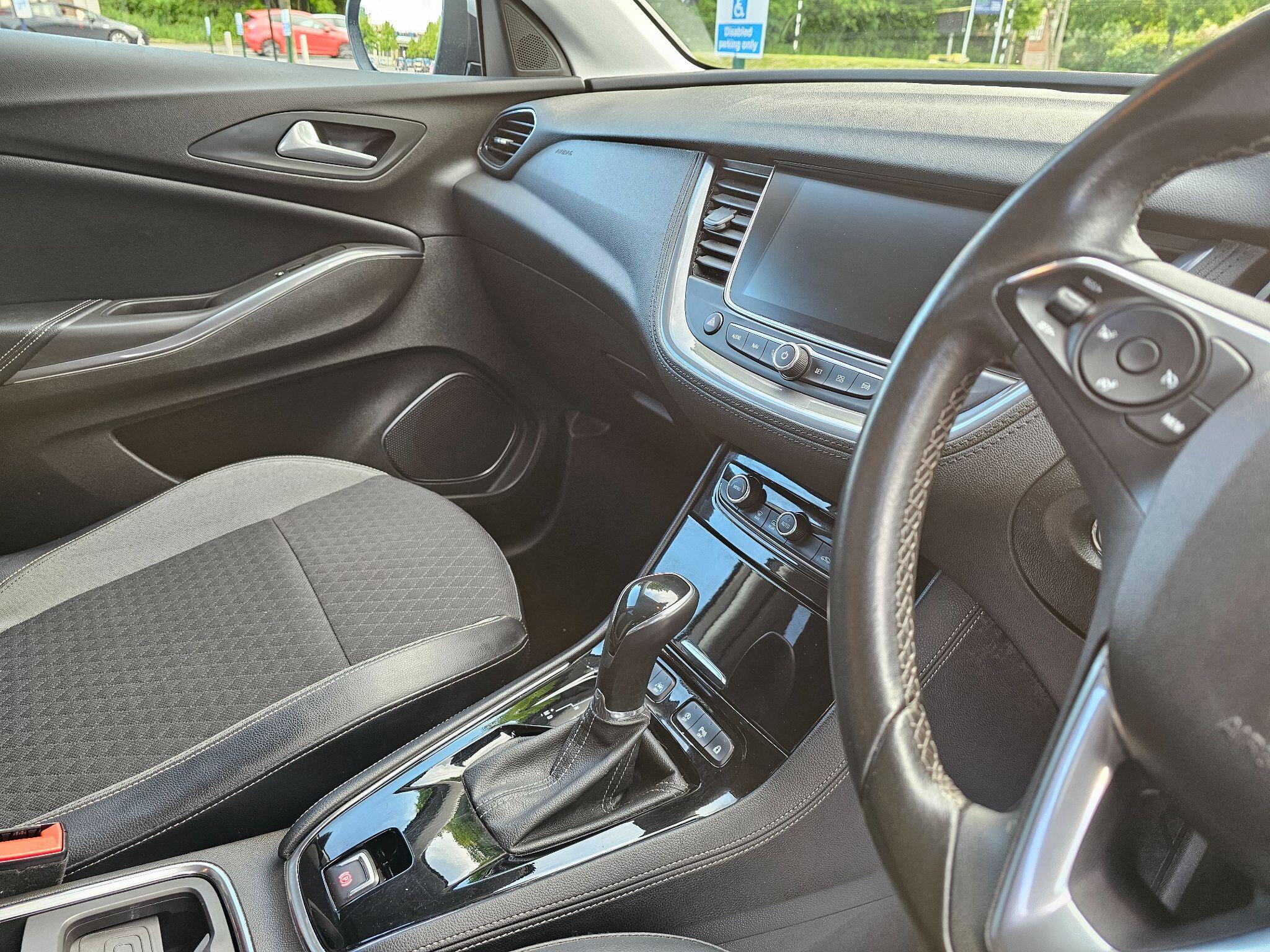 Vauxhall Grandland X - Image 18