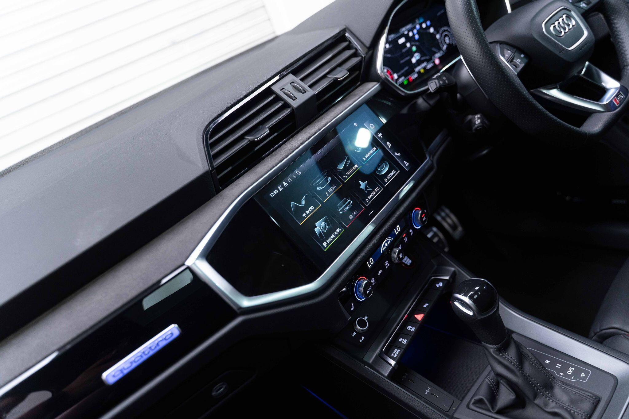 Audi RS Q3 - Image 15