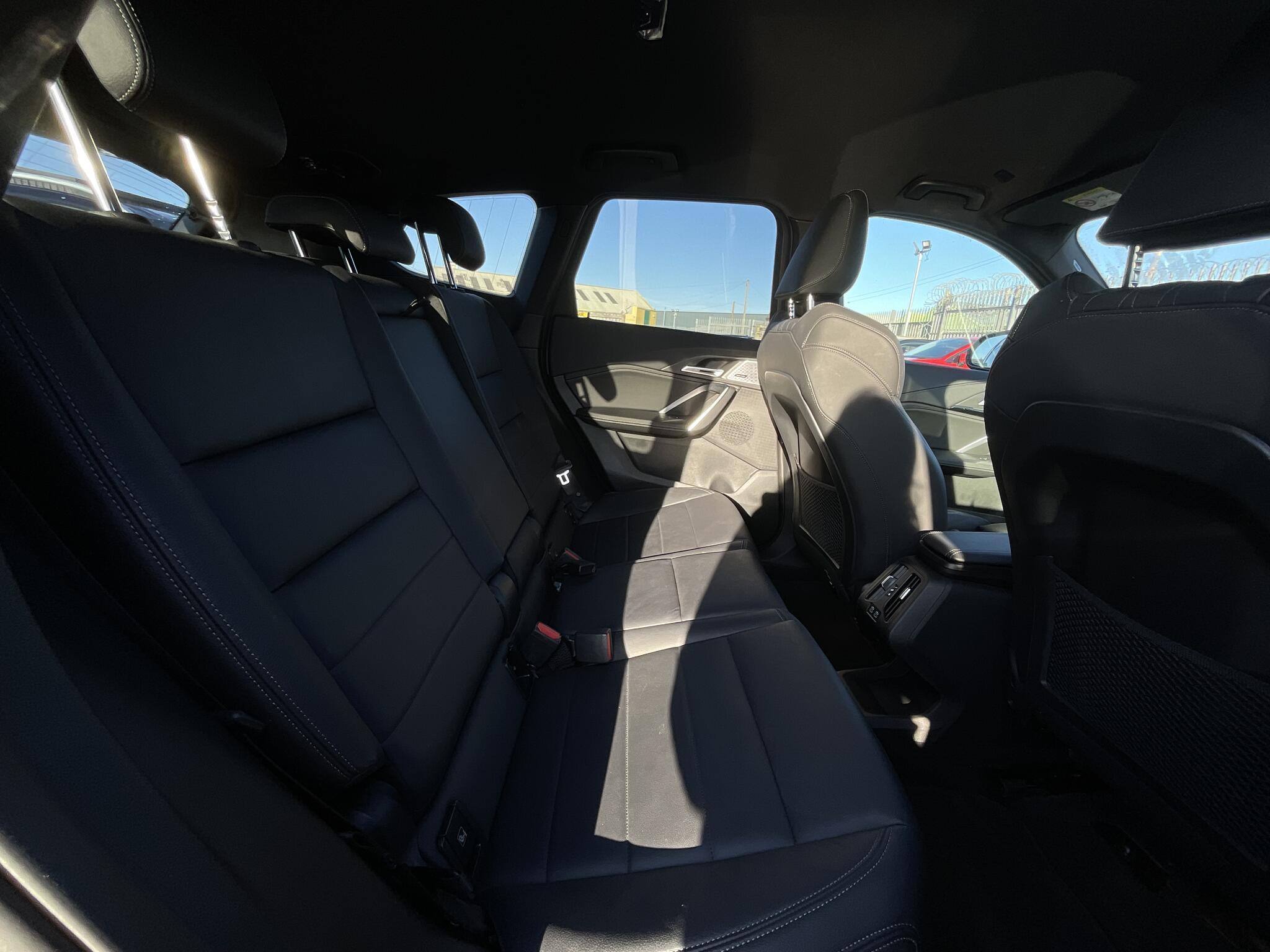 BMW iX1 - Image 14
