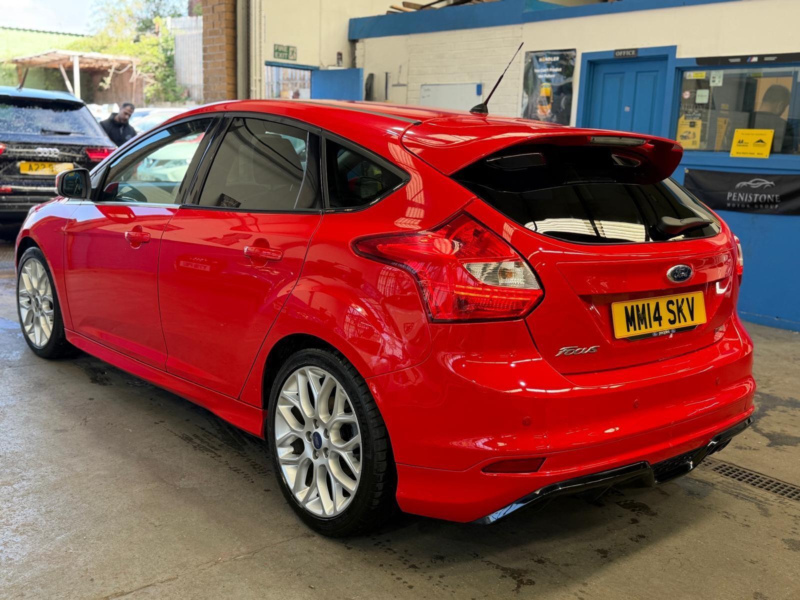 Ford Focus - Image 16