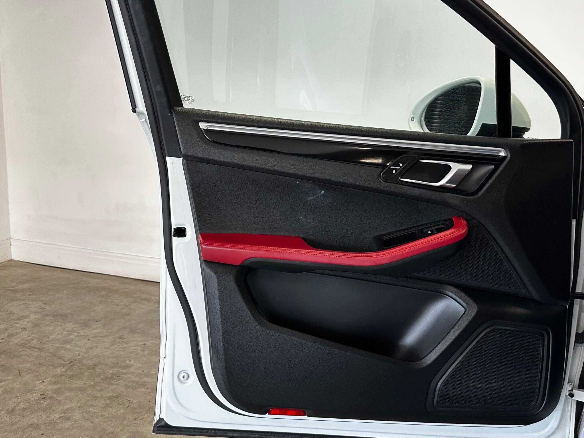 Porsche Macan - Image 16