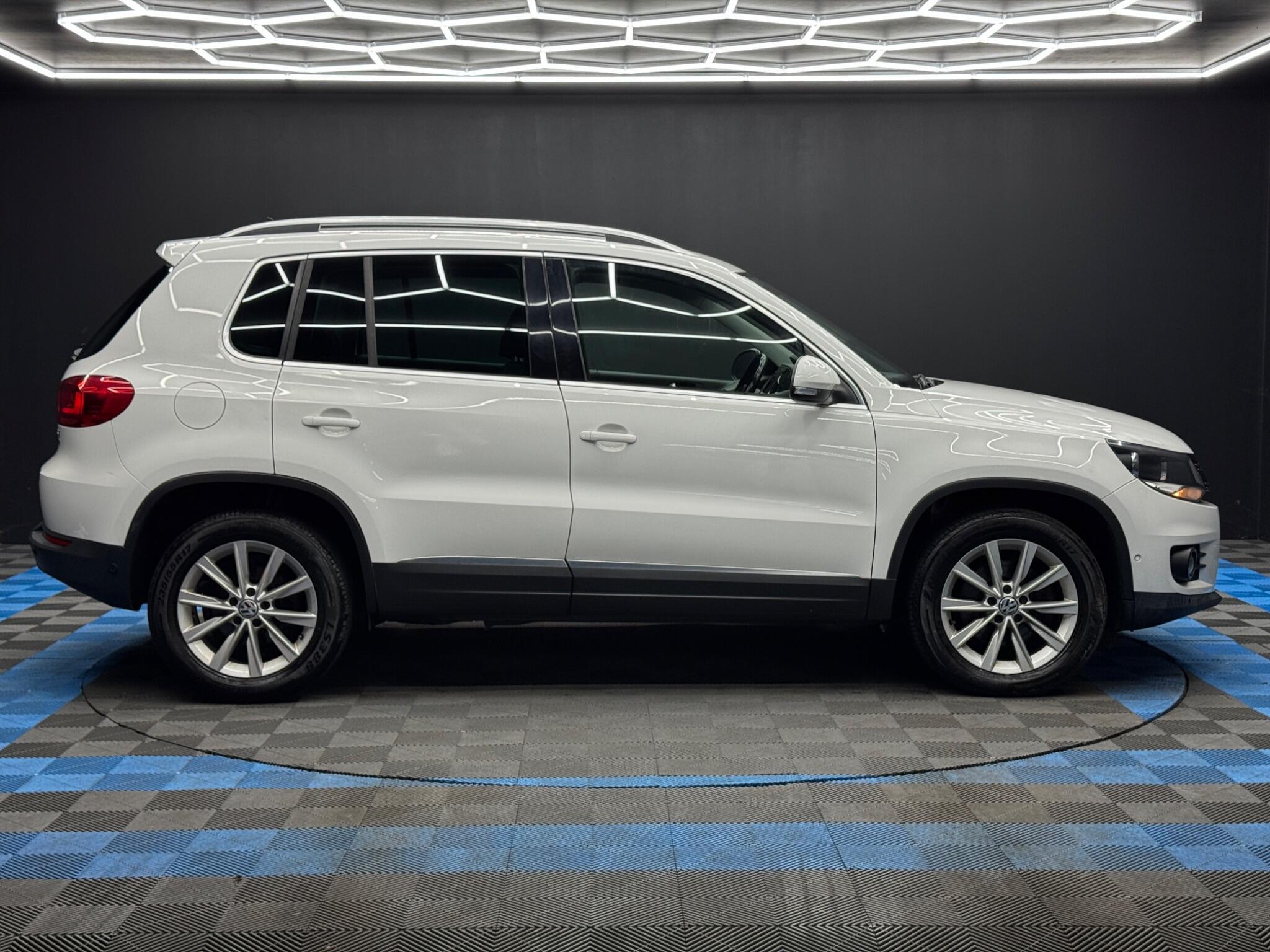 Volkswagen Tiguan - Image 4
