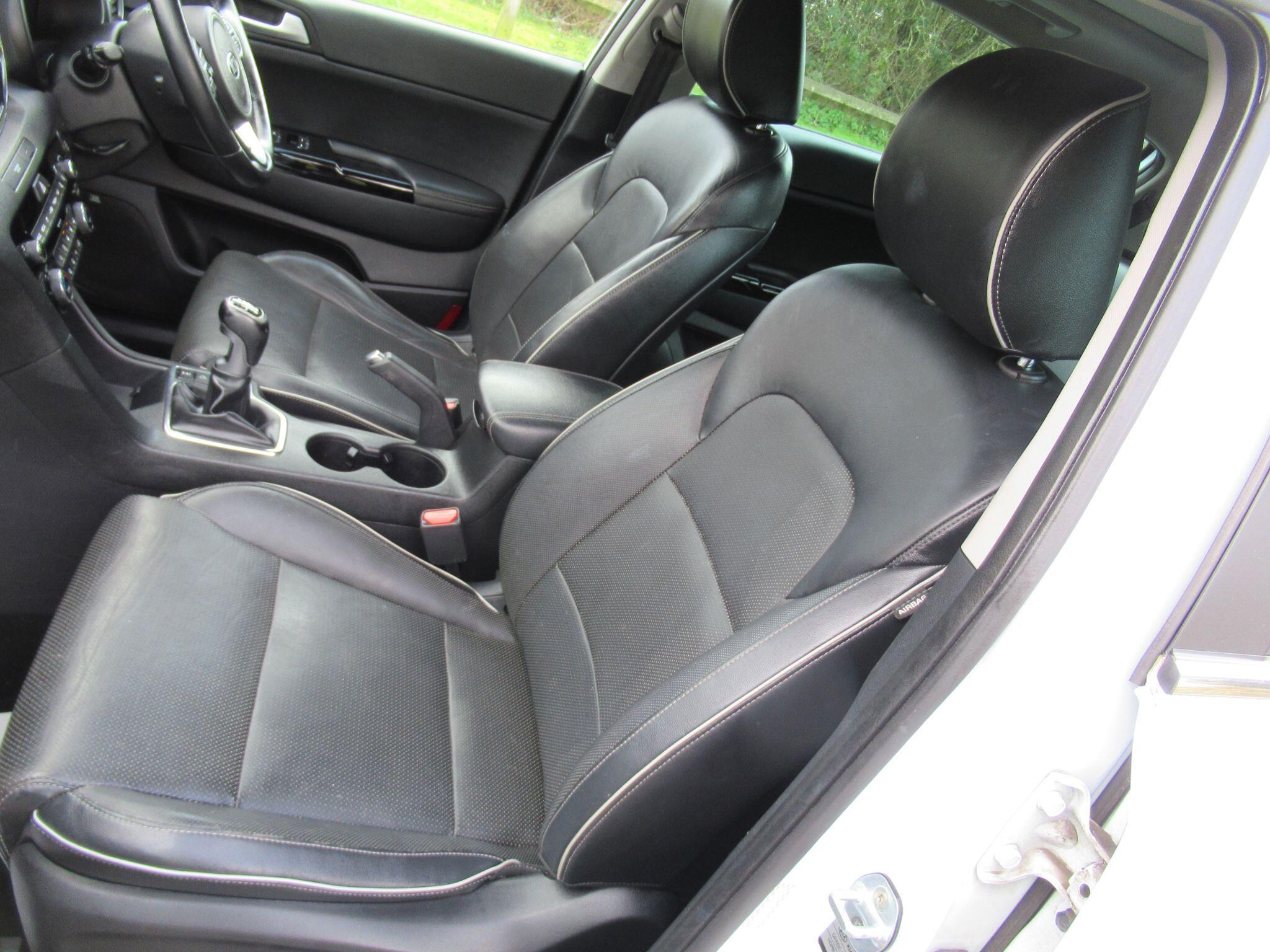 Kia Sportage - Image 17