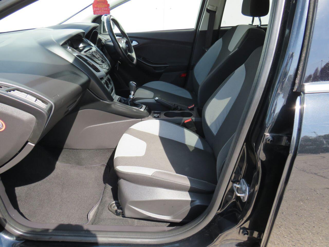 Ford Focus - Image 9
