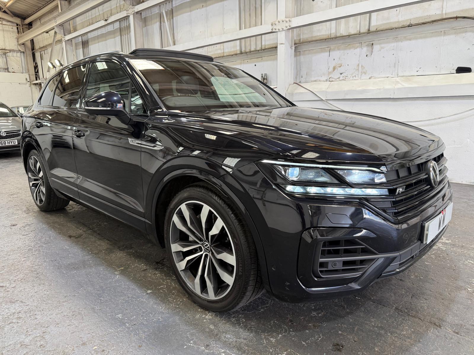 Volkswagen Touareg - Image 12