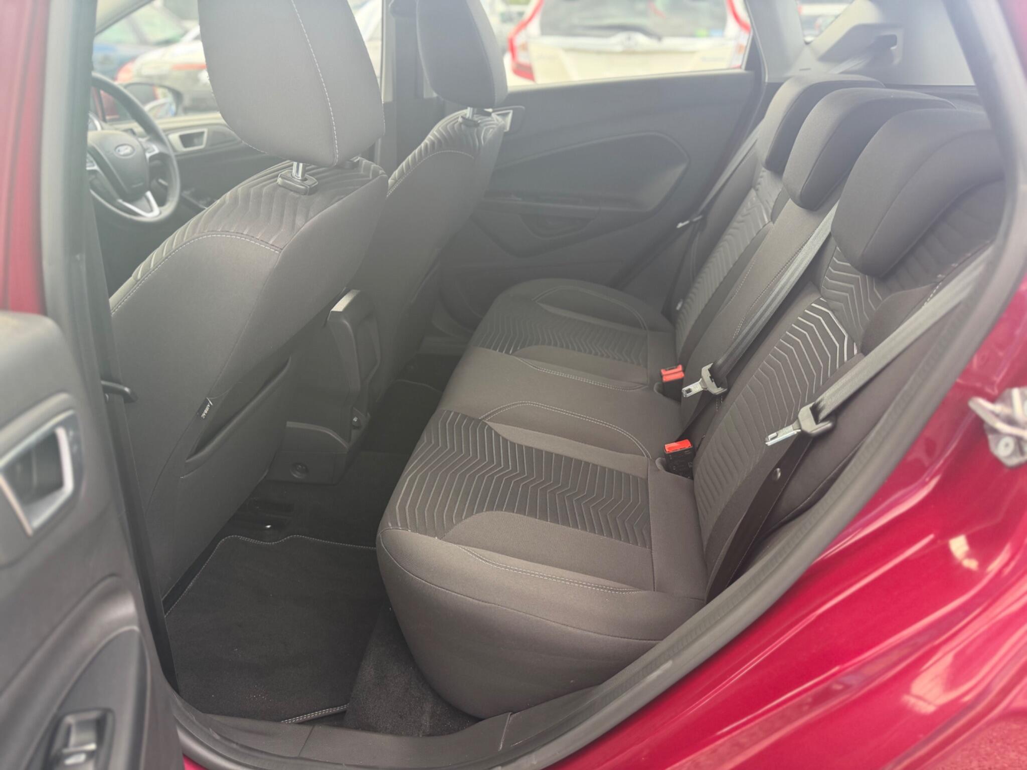 Ford Fiesta - Image 10