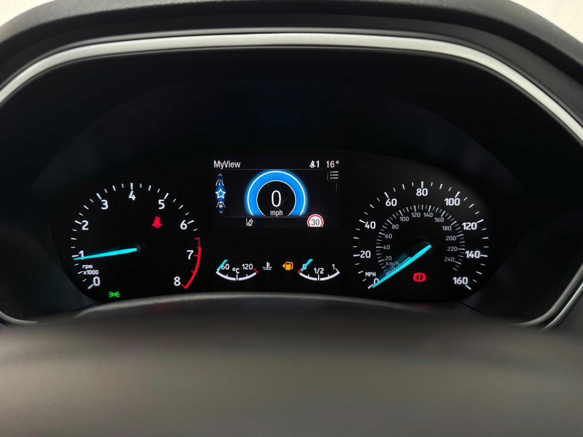 Ford Focus - Image 13