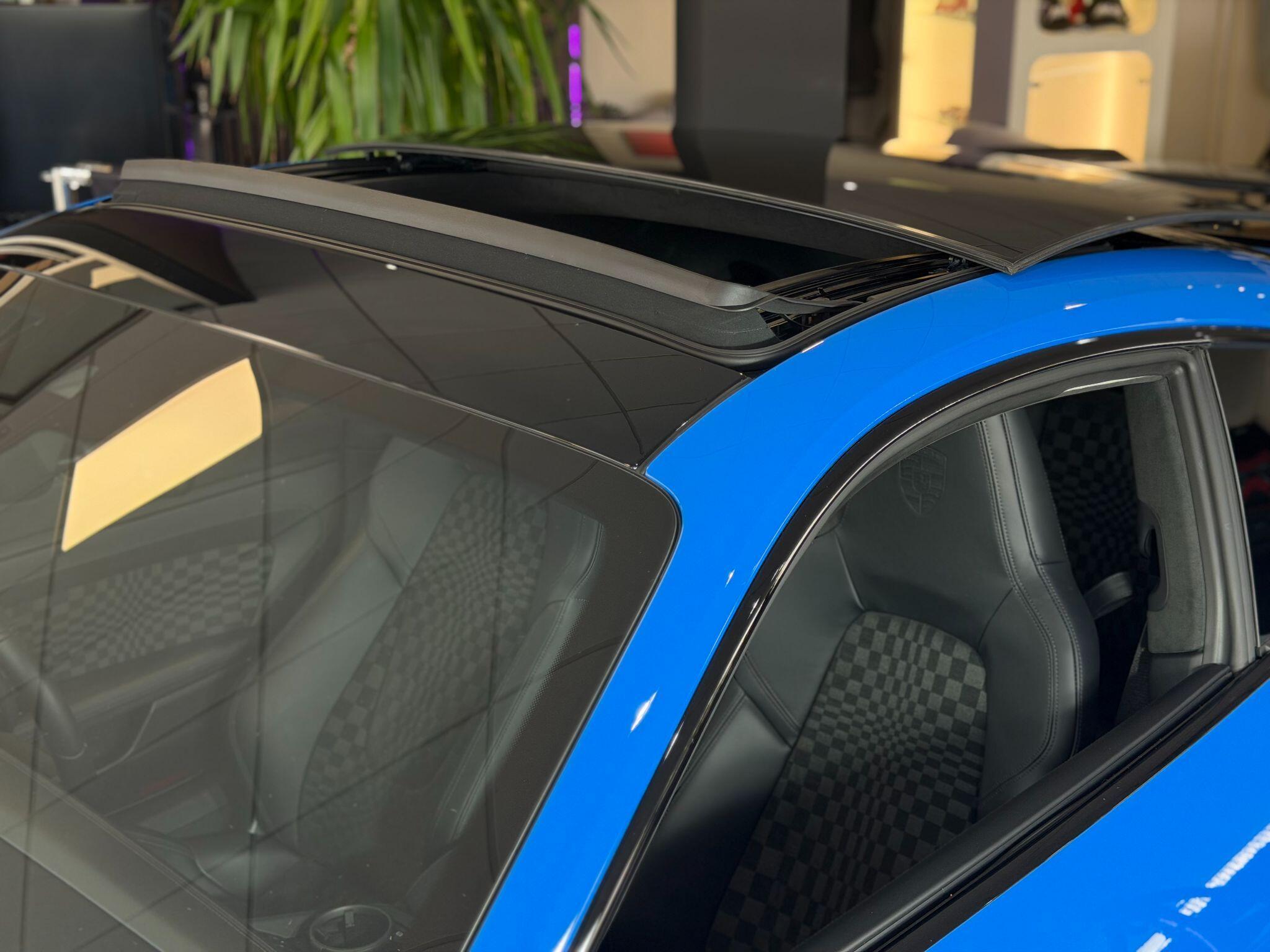 Porsche 911 - Image 3