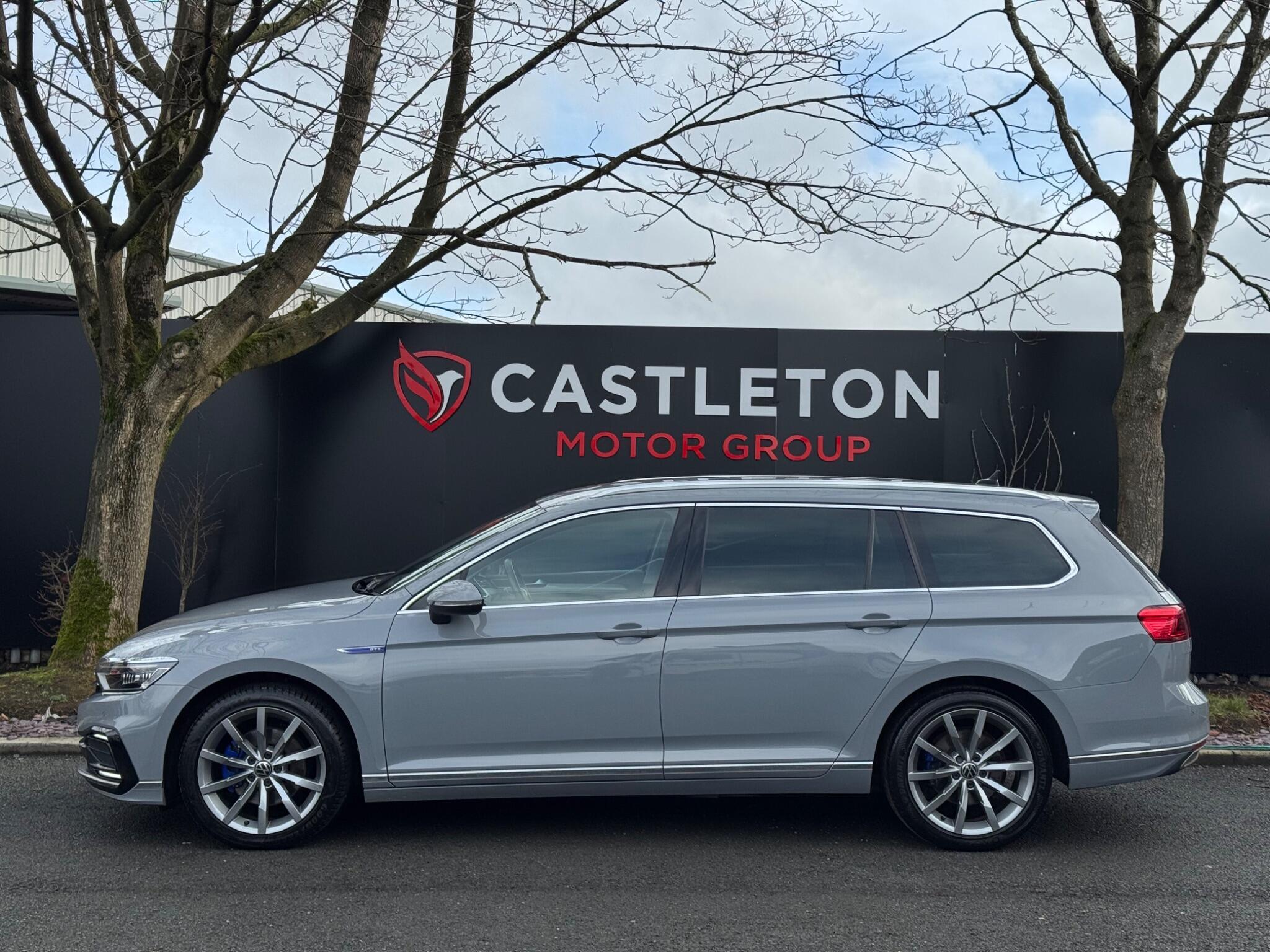 Volkswagen Passat - Image 8