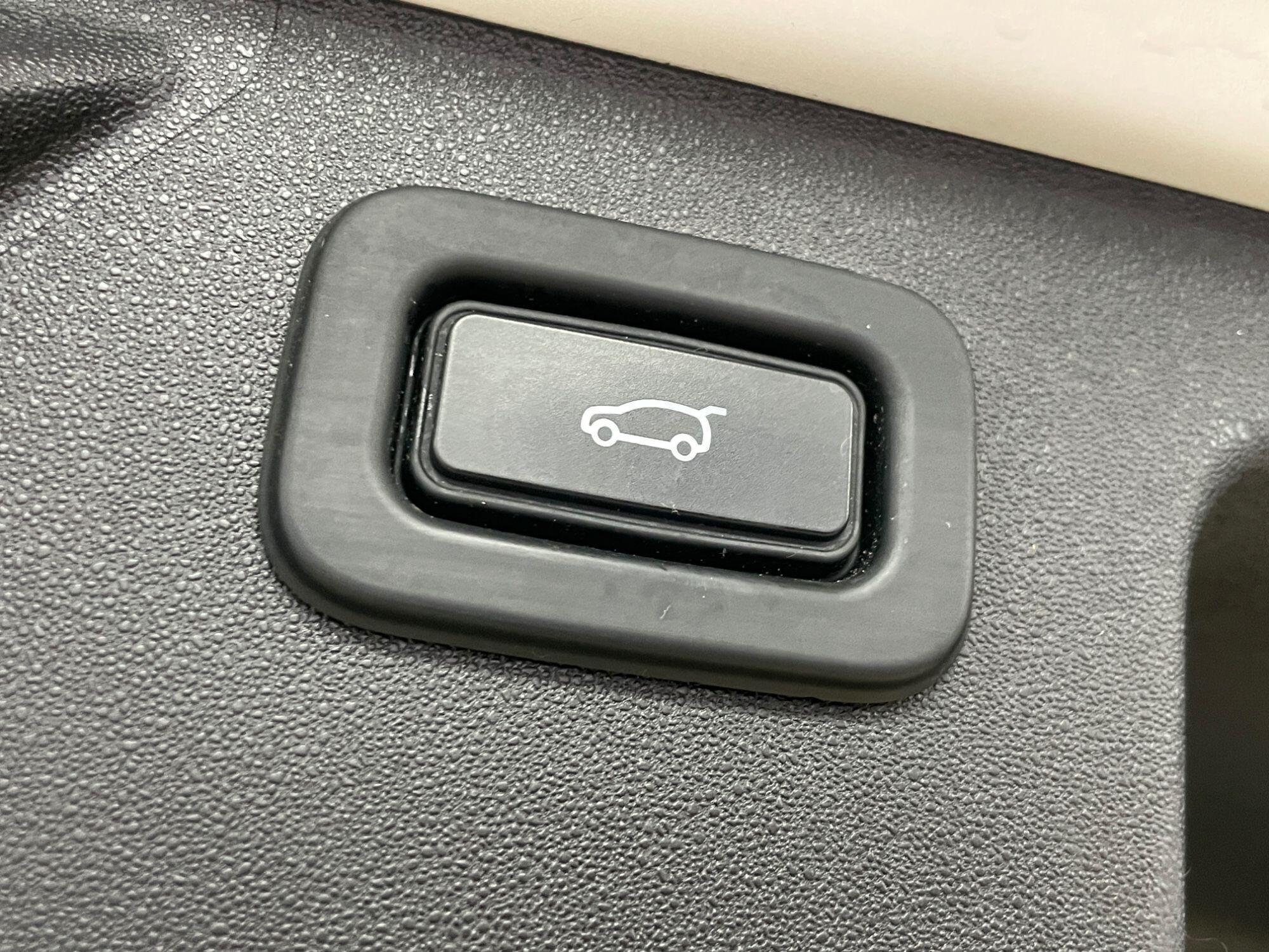 Land Rover DISCOVERY SPORT - Image 19
