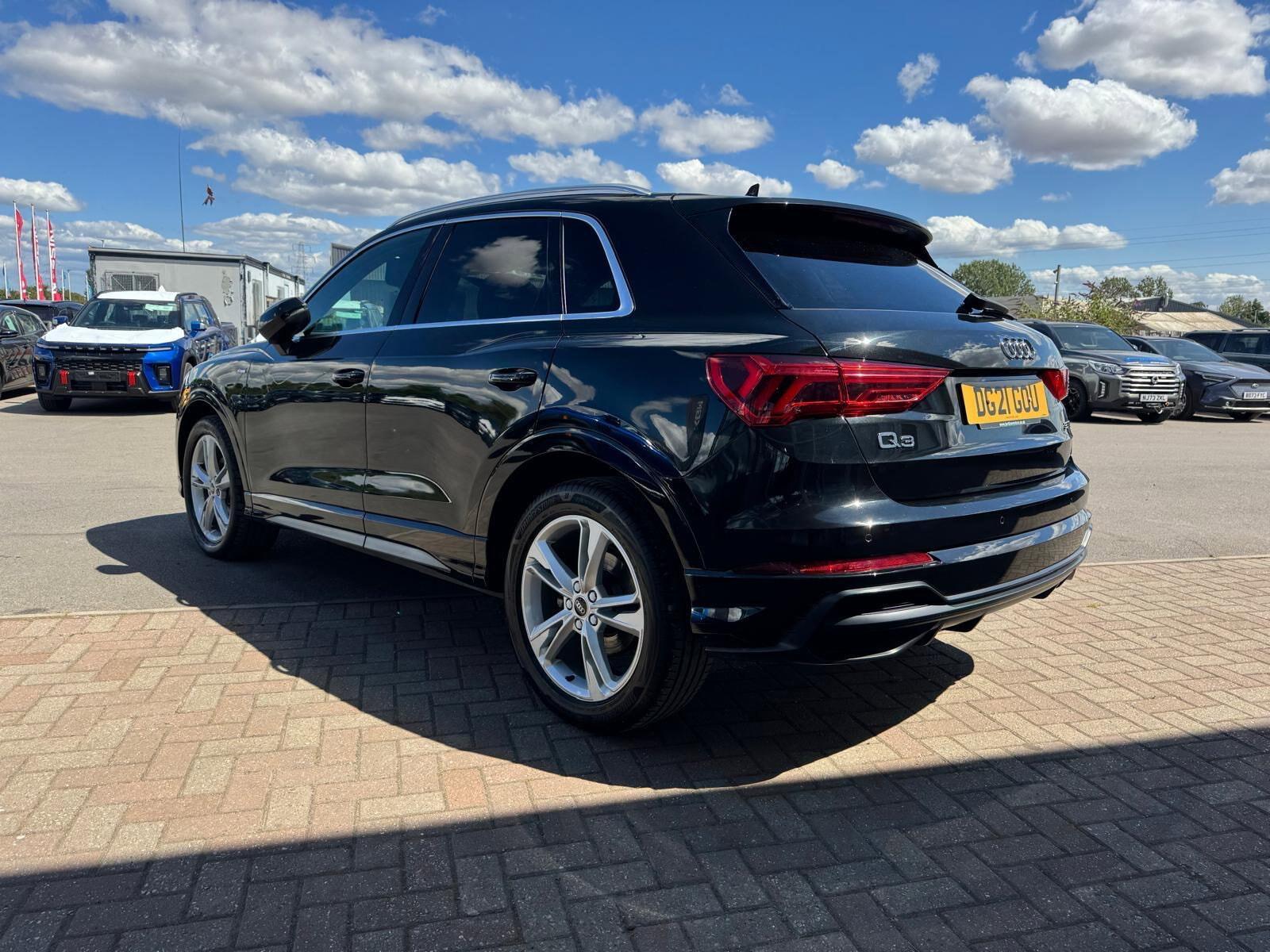 Audi Q3 - Image 16