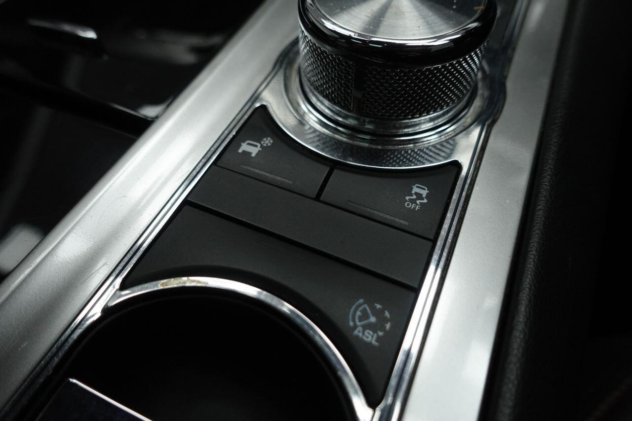 Jaguar XF - Image 47