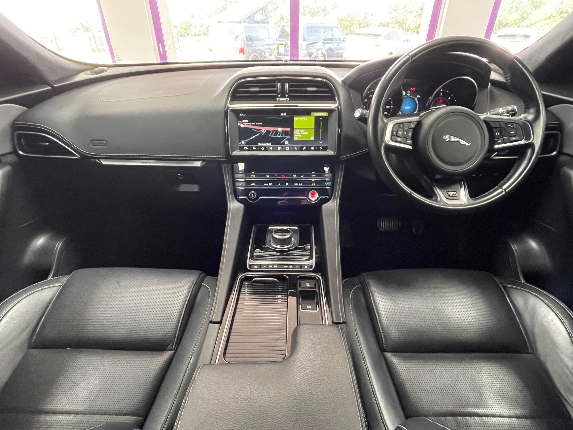 Jaguar F-Pace - Image 2
