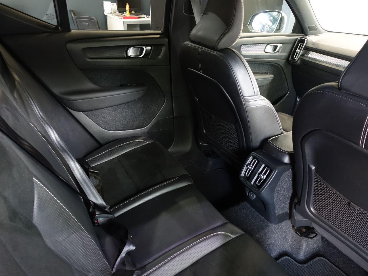 Volvo XC40 - Image 15
