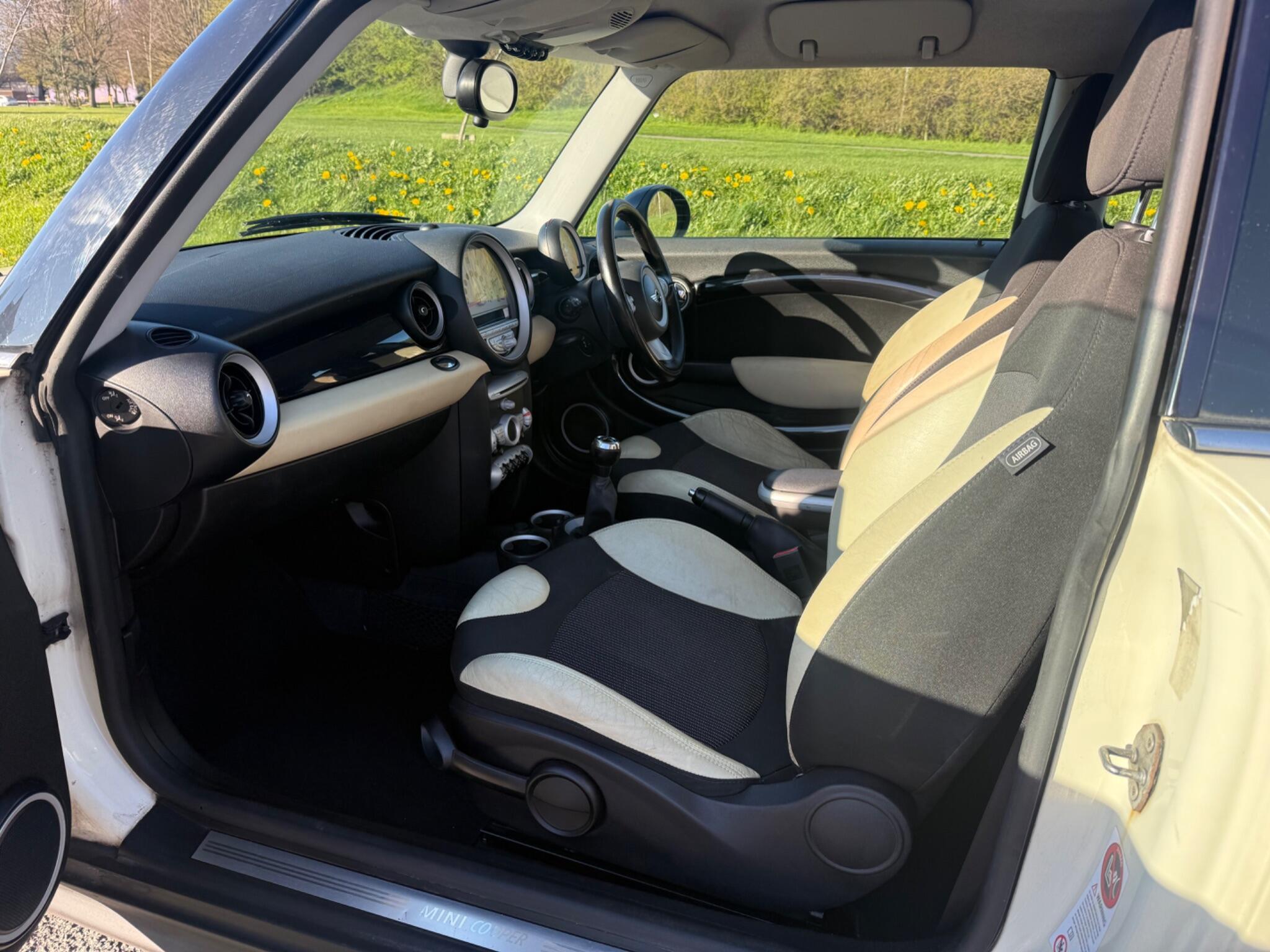 MINI Hatch - Image 7