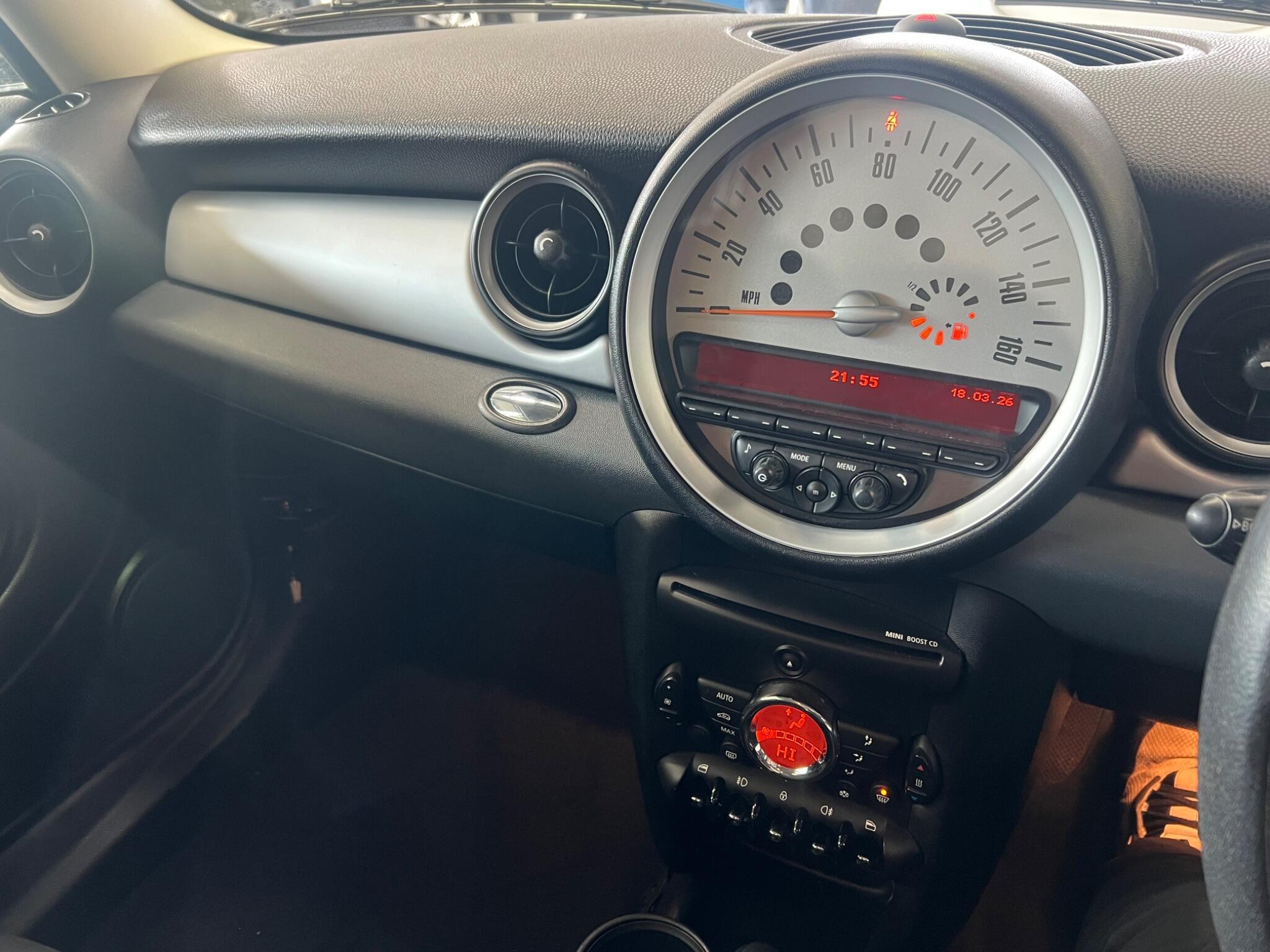 MINI Hatch - Image 25