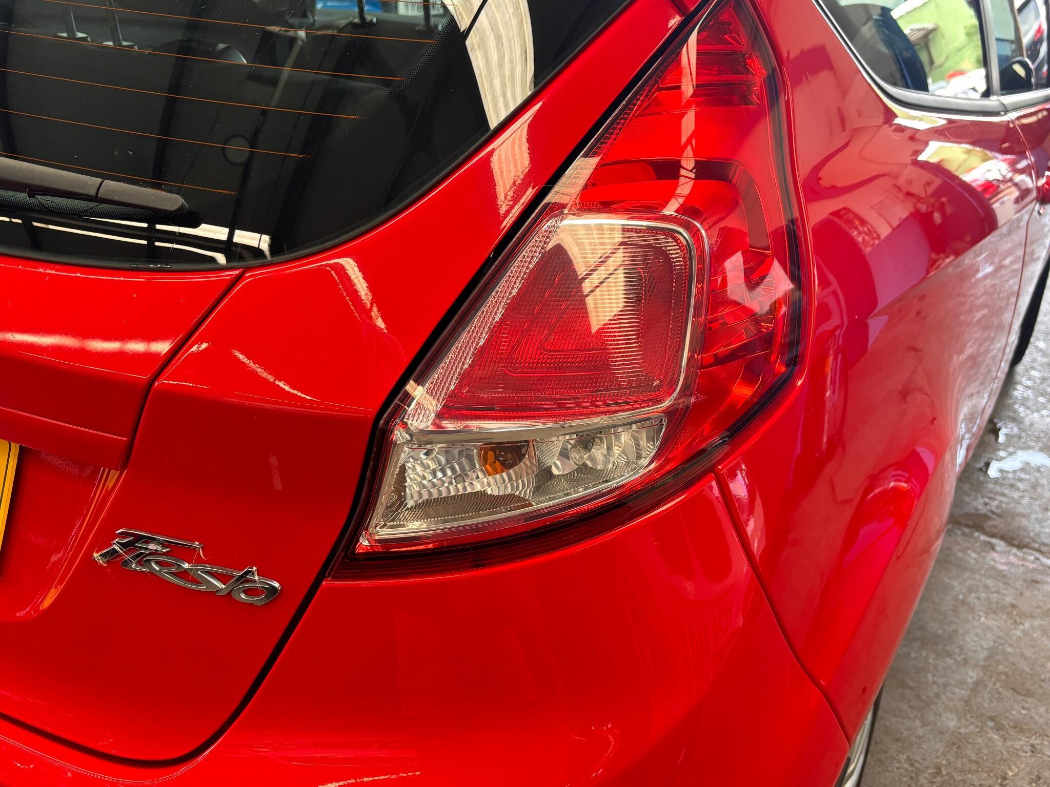 Ford Fiesta - Image 9