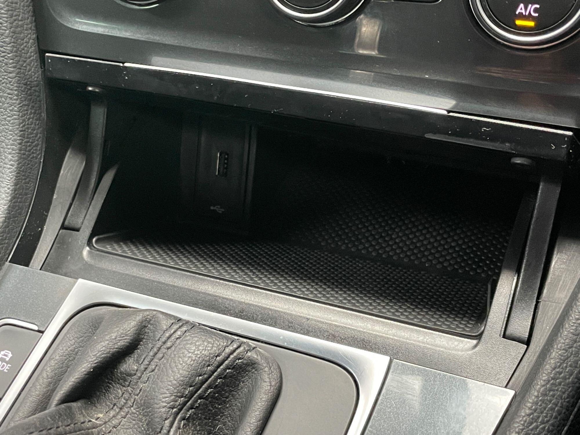 Volkswagen Golf - Image 48