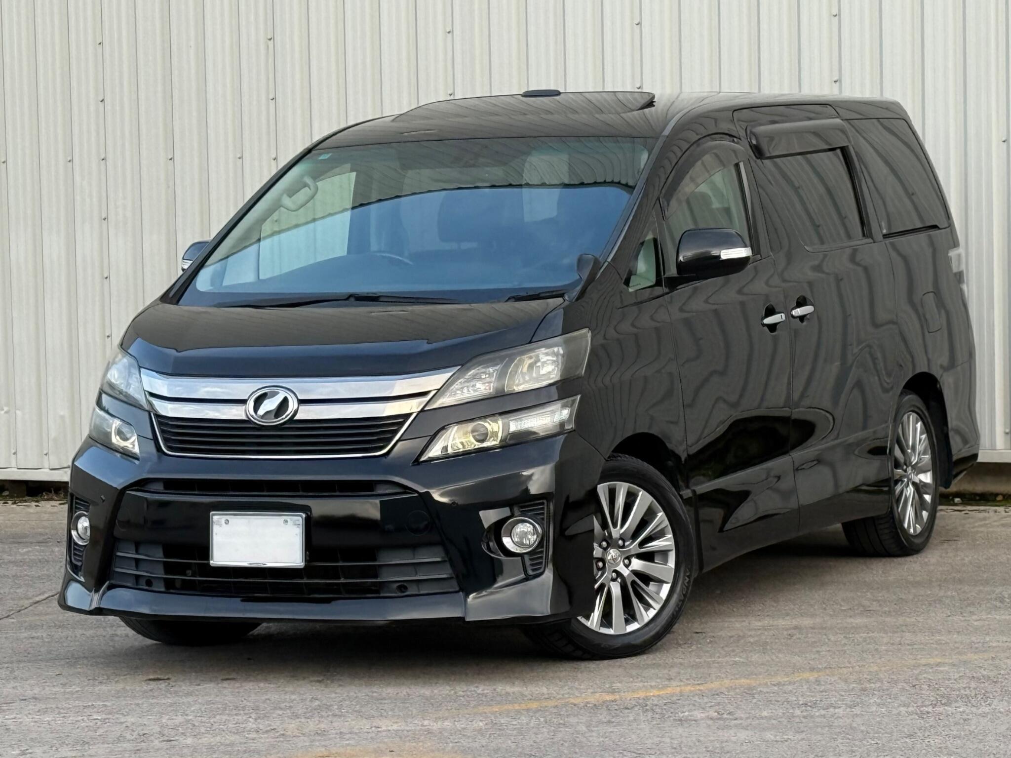 Toyota Vellfire - Image 6