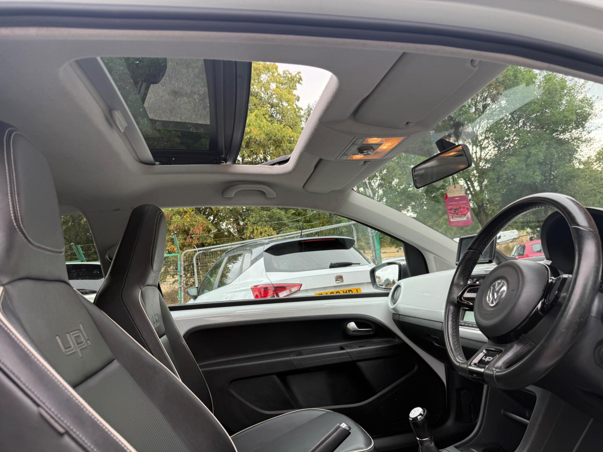 Volkswagen up! - Image 19