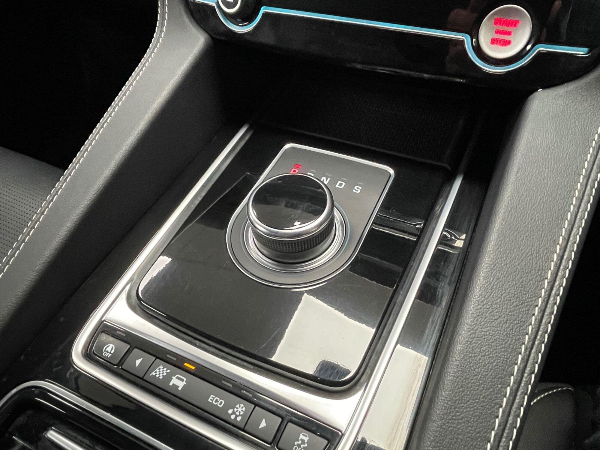 Jaguar F-Pace - Image 47