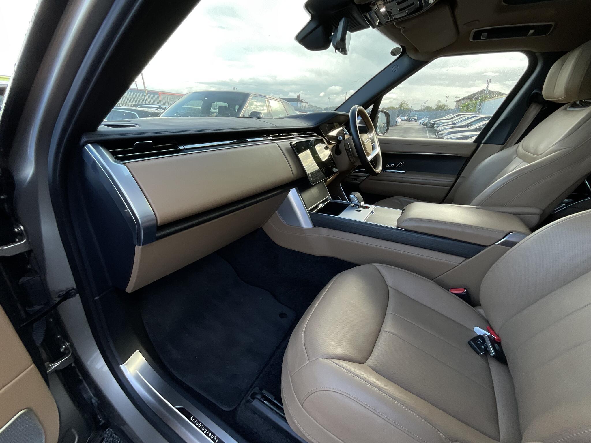 Land Rover Range Rover - Image 16