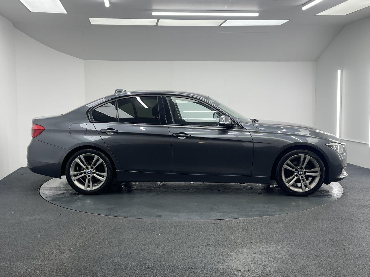BMW 3 Series - Image 17