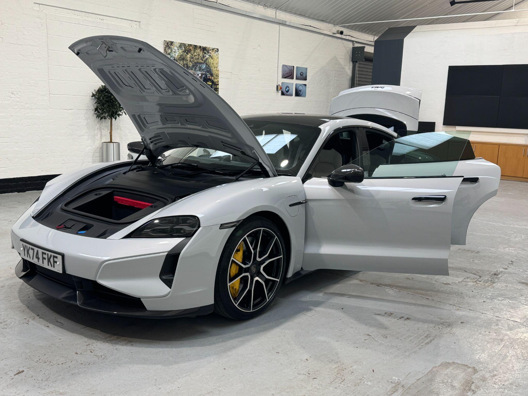 Porsche Taycan - Image 33