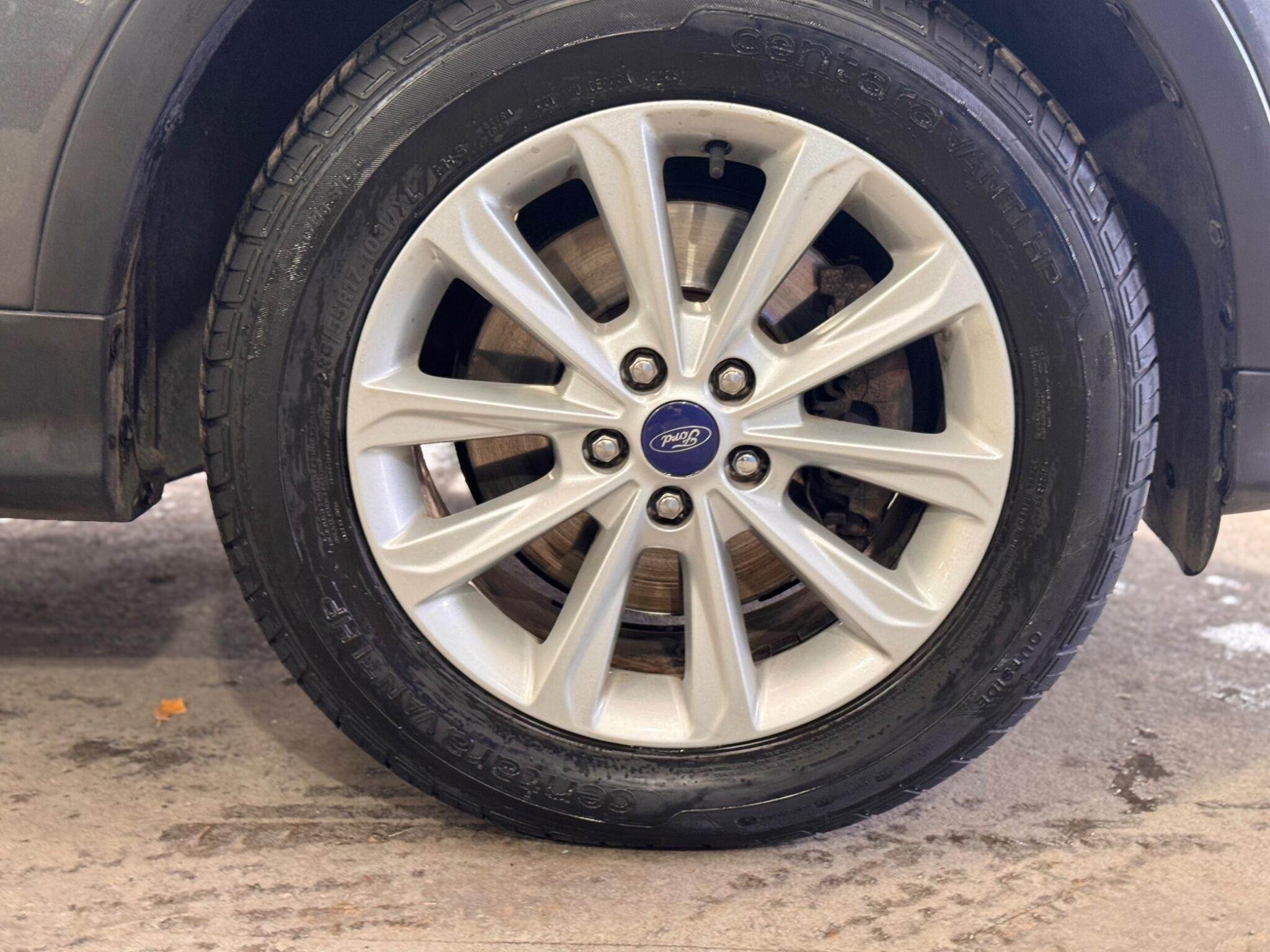 Ford Kuga - Image 19