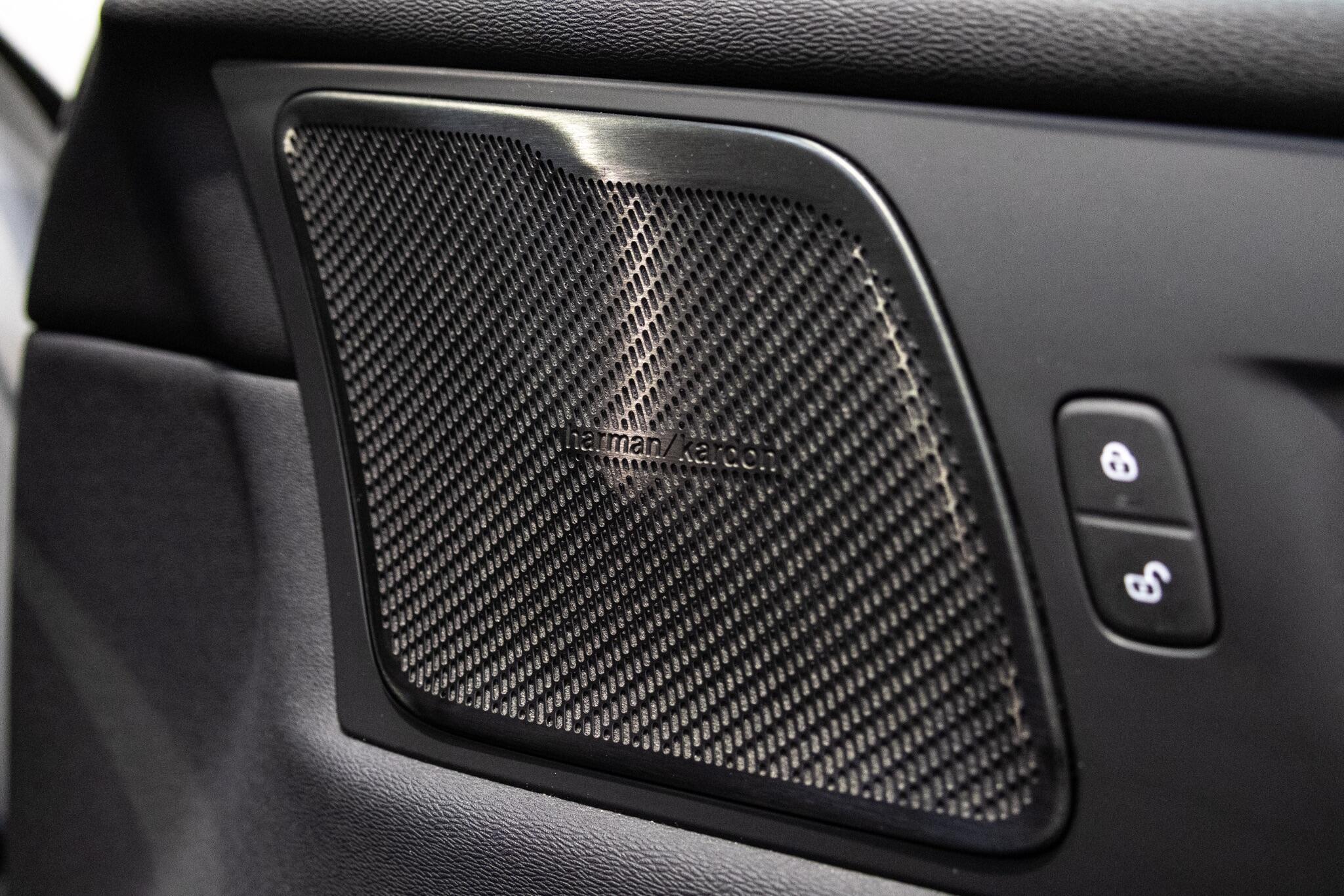 Volvo XC60 - Image 32