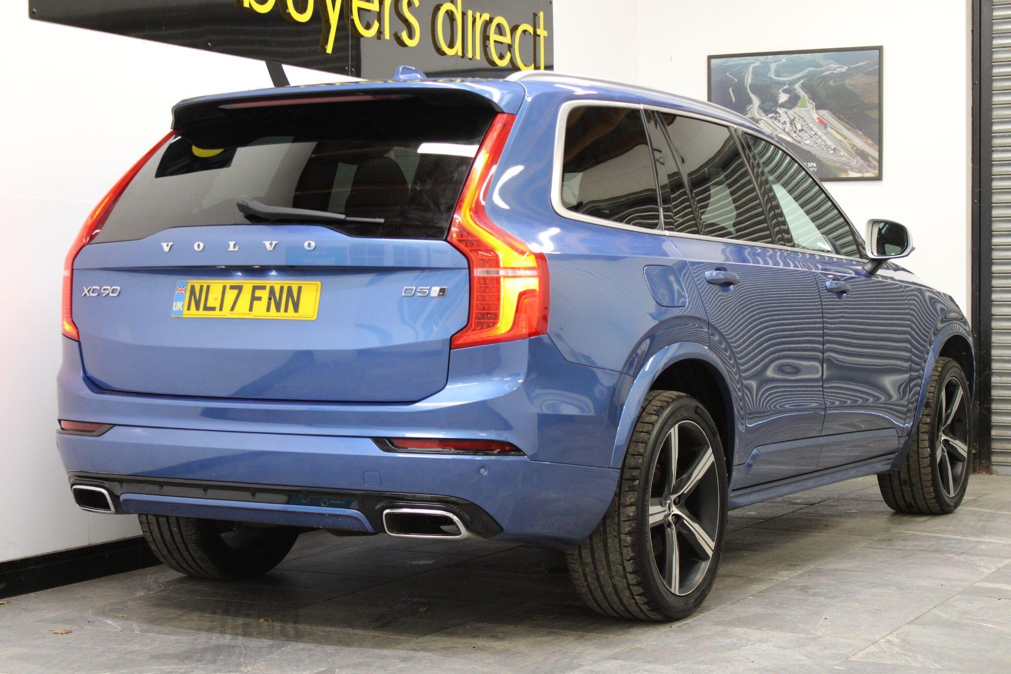 Volvo XC90 - Image 10