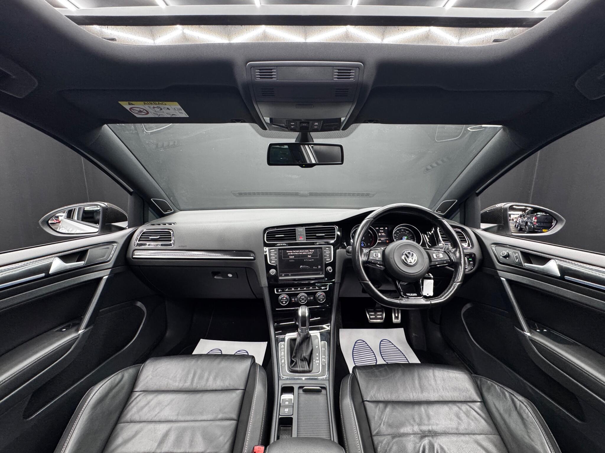 Volkswagen Golf - Image 16