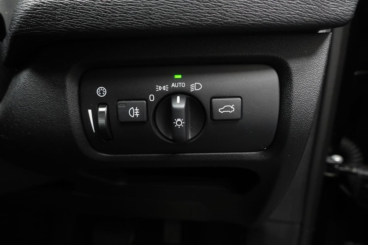 Volvo V40 CROSS COUNTRY - Image 42