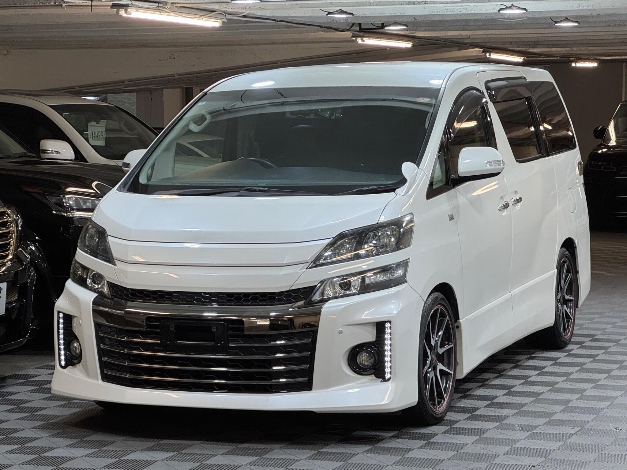Toyota Vellfire - Image 6