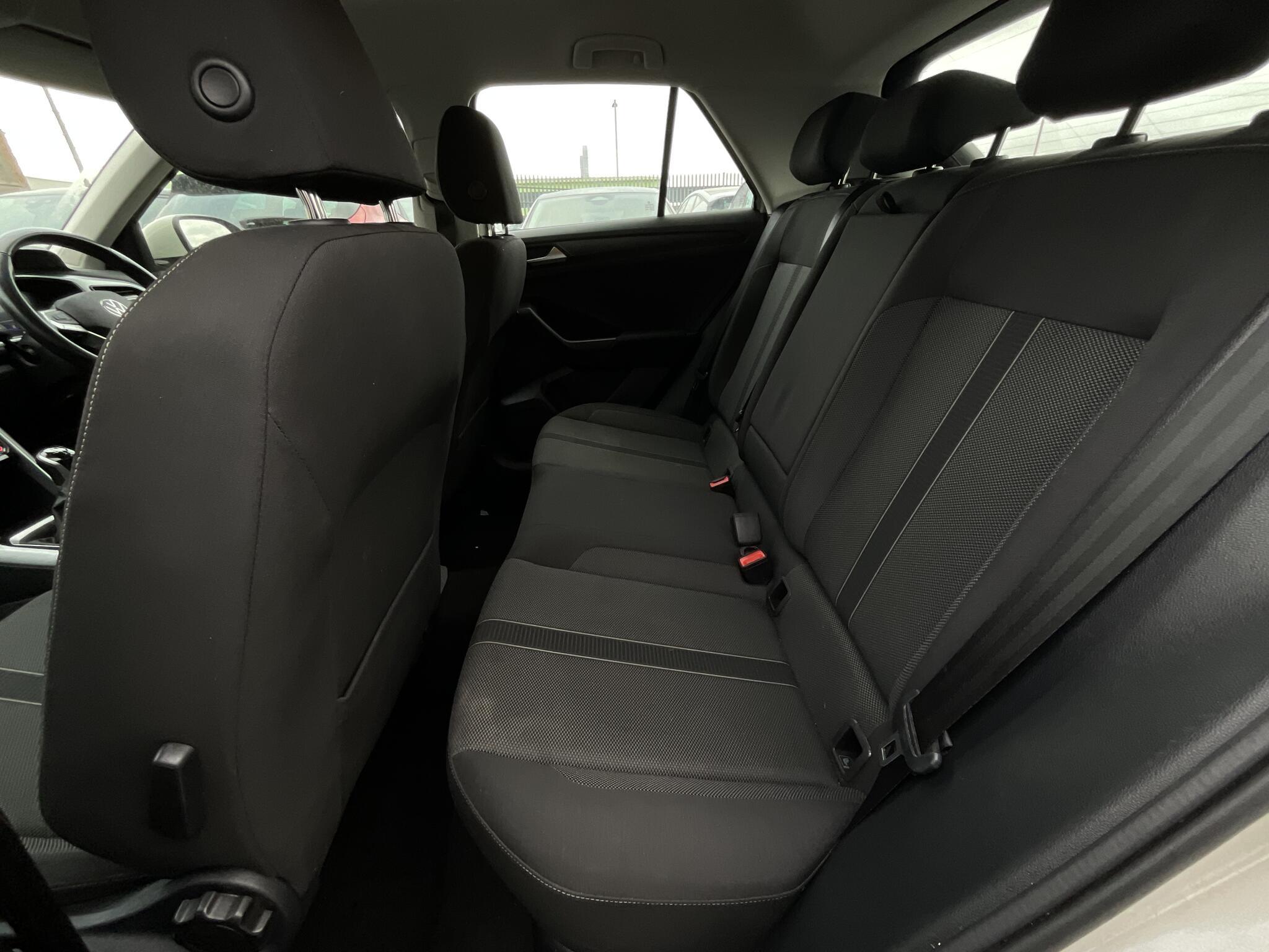 Volkswagen T-Roc - Image 15