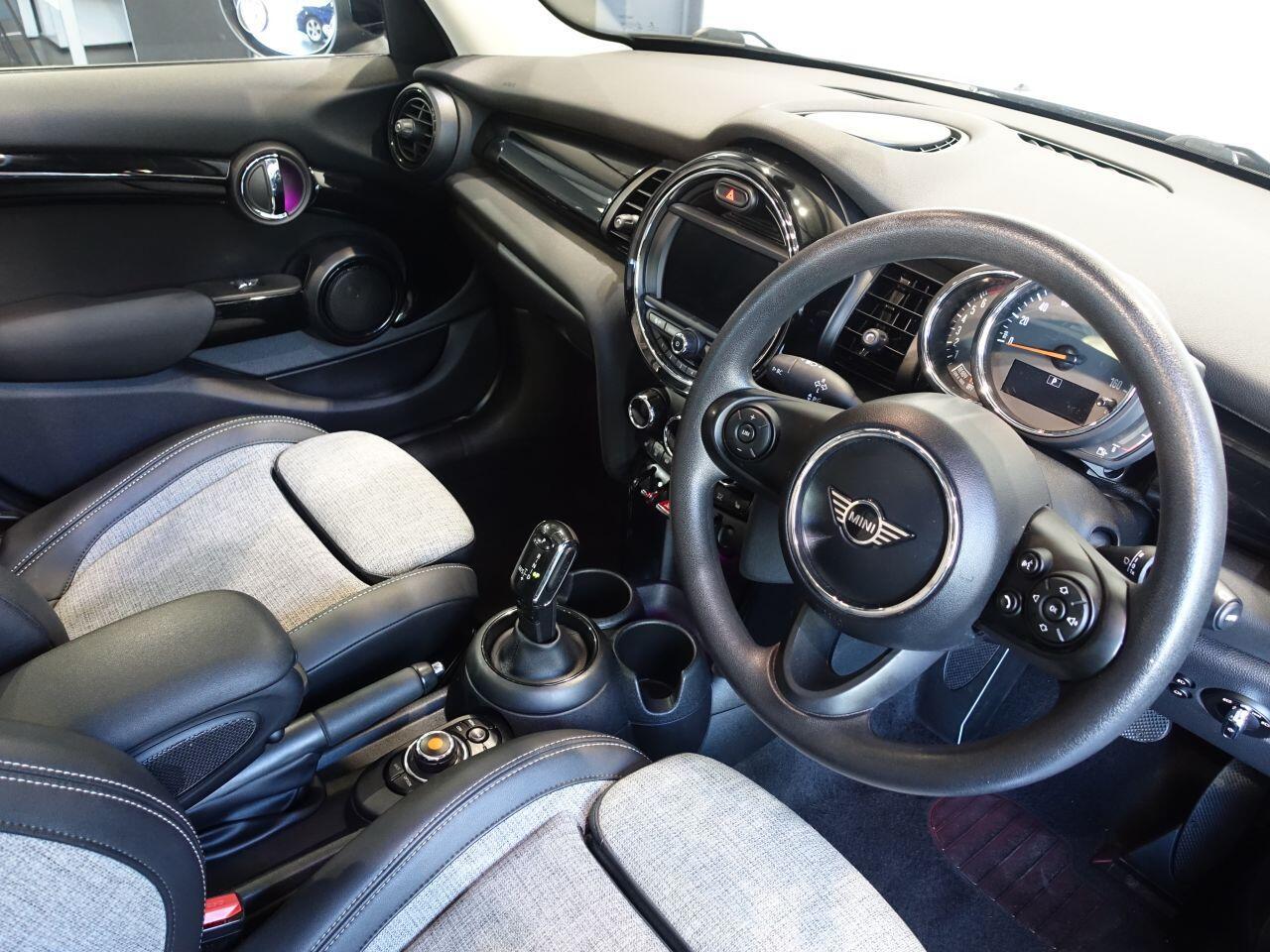 MINI Hatch - Image 3