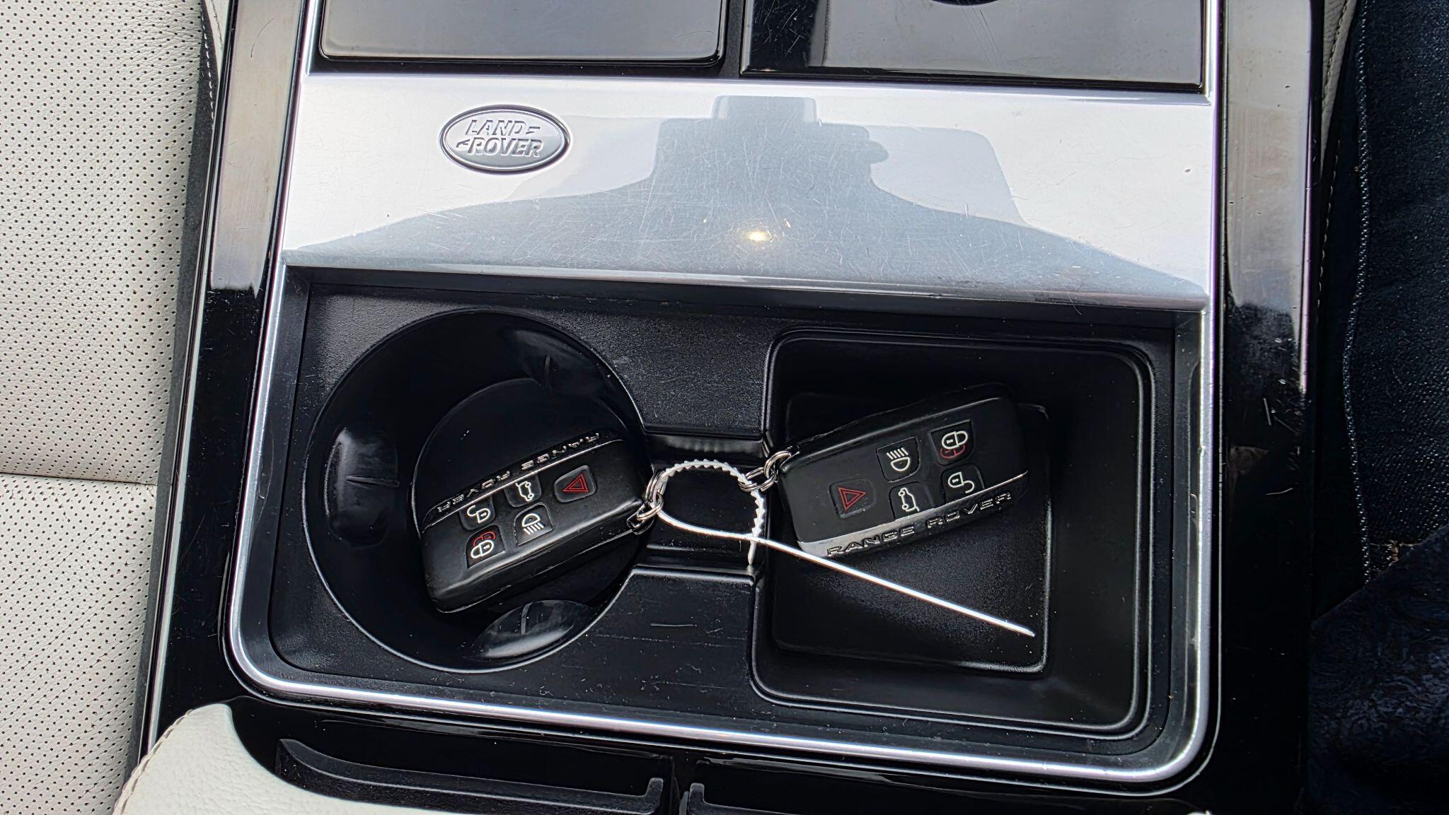 Land Rover Range Rover Velar - Image 33