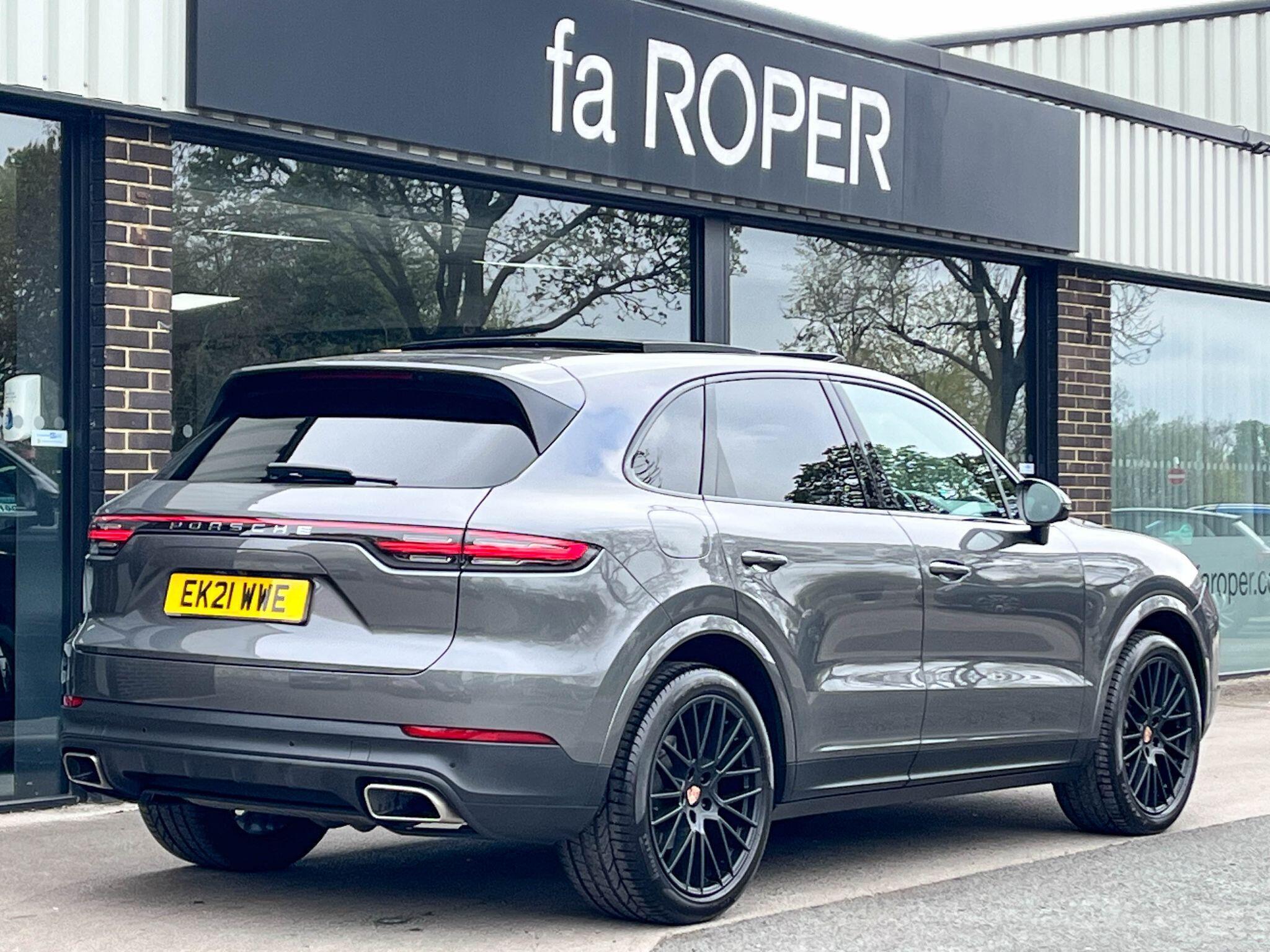 Porsche Cayenne - Image 15